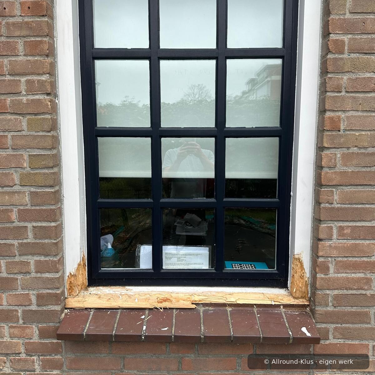 Beschadigde delen van de onderdorpel verwijderd