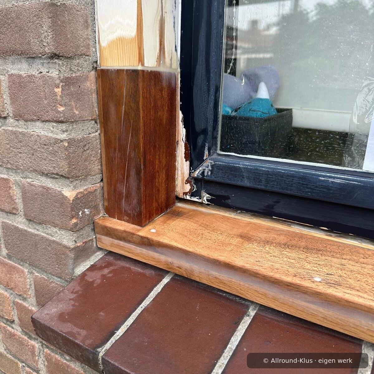 Nieuw hardhout ingepast in kozijnstijl en onderdorpel